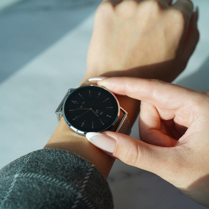 LuxePulse Ultra Thin Smartwatch