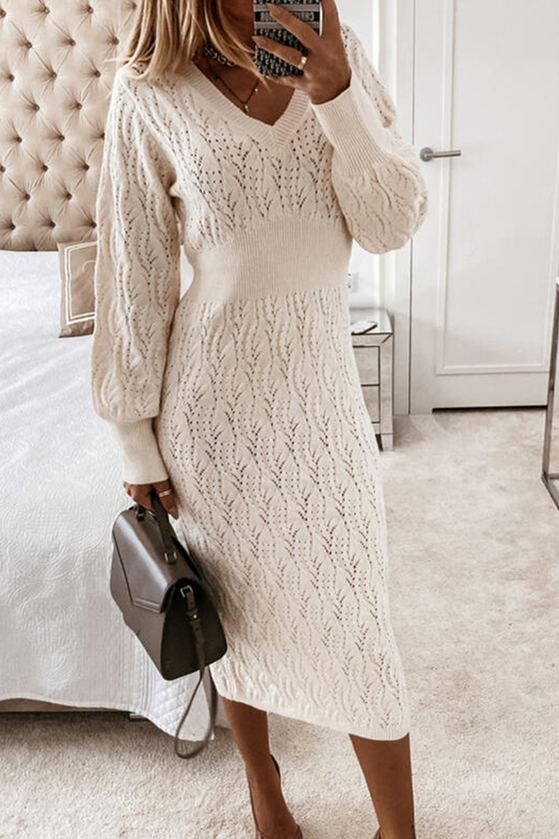 Ester - Elegant Knited Dress with Long Sleeves and V-neck