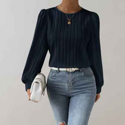 Elegant knitted round neck blouse for women