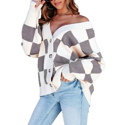 Stylish sweater with checked pattern for women