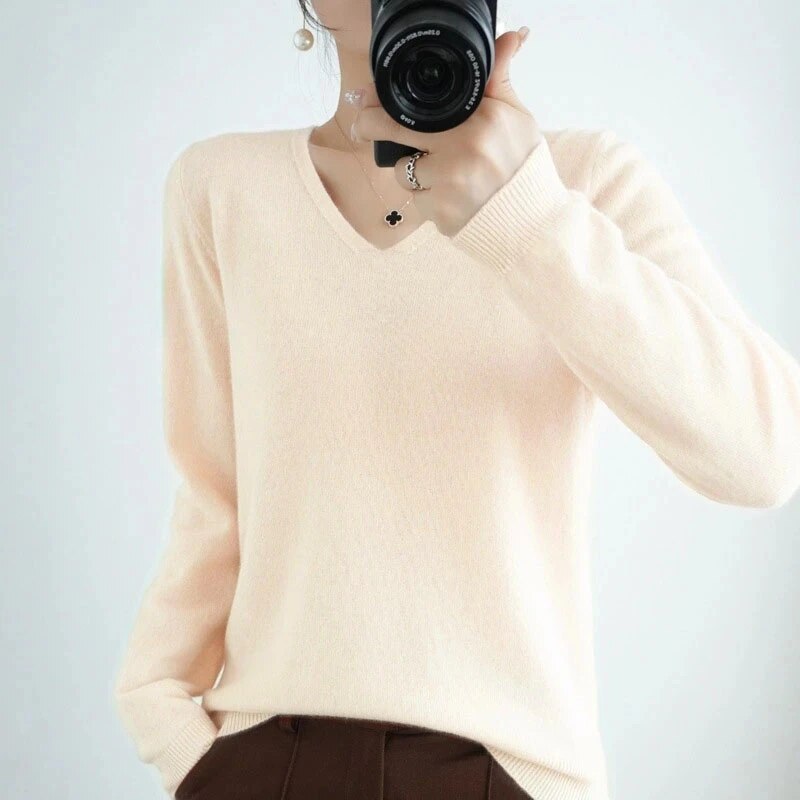 Women's basic knitted v-neck sweater