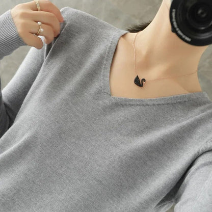 Women's basic knitted v-neck sweater