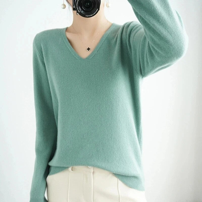 Women's basic knitted v-neck sweater